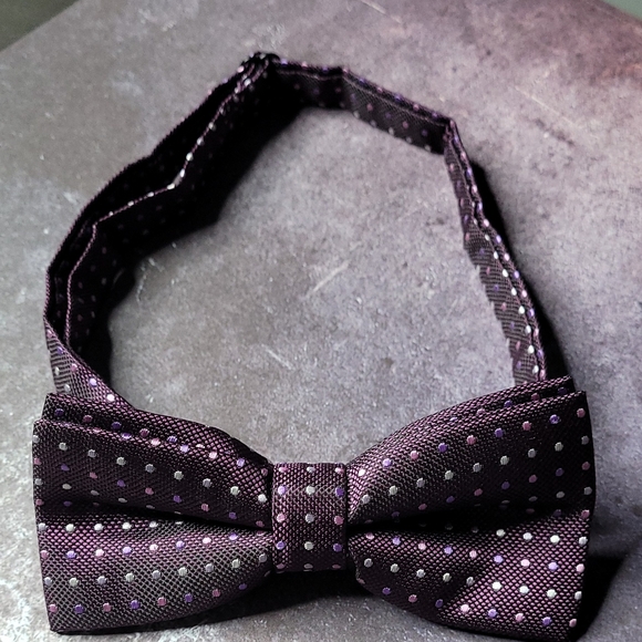 Men's Purple Bow Tie - Picture 3 of 3